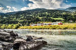 4024 097-0 fährt als S1 4260 (Lienz - Friesach), in die Haltestelle Berg im Drautal ein.
Aufgenommen am 2.8.2018.