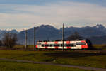 Im Hintergrund die schweizerischen Berge. Im Vordergrund 4024 099-6 bei Lustenau. 15.11.20