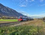 4024 090-5 war am 02.11.2020 für die S-Bahn 5122 von Kufstein nach Telfs-Pfaffenhofen eingeteilt und konnte dabei im herbstlichen Spätnachmittagslicht in der Haltestelle Stans bei Schwaz