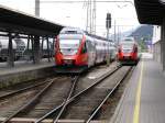 4024 033-5 (links) fhrt gerade in Bludenz ein. 4024 001-2 wartet dagegen noch auf die Umsteiger des -Zwillings-, welcher auf dem selbigen Bahnsteig den Stopp einlegt. 31.05.08