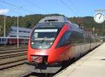 Der Triebwagen der BR 4024 082-2 am 29.09.2007 bei der Einfahrt in Kufstein.