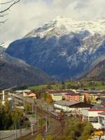 Saalfelden Bahnhof von Vogel Perspektiven mit Talent Triebwagen.