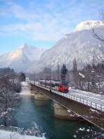 S-Bahn Triebzug fahrt Richtung Wrgl bei Brixlegg. 13.12.2010