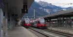 Im Hauptbahnhof Innsbruck stehen 4024 068-1 nach Scharnitz und ein weiterer 4024er in Richtung Ötztal zur Abfahrt bereit.