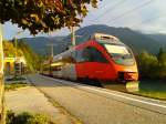 4024 123-4 als R 4260 (Lienz - Friesach) am 1.10.2015 beim Halt in Berg im Drautal.