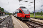 4024 113-5 als S1 4221 (Friesach - Lienz), am 13.5.2016 beim Halt in Dölsach.