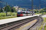 4024 123-4 als S1 4256 (Lienz - Friesach), am 25.5.2016 beim Halt in Oberdrauburg.