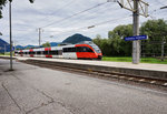 4024 118-4 als S1 4239 (St. Veit a. d. Glan - Lienz), hält am 27.6.2016 im Bahnhof Greifenburg-Weißensee.