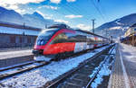 4024 122-6  Sonnenstadt Lienz  wartet in Lienz, auf die Abfahrt als S1 4244 nach Friesach.
Aufgenommen am 19.1.2017.