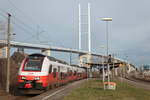 ÖBB 4746 051 fuhr am 29.12.2019 für die ODEG als RE9 von Ostseebad Binz nach Stralsund Hbf in Stralsung-Rügendamm ein.