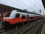 R 4416 nach Obertraun-Dachsteinhöhlen wartet am 23.11.2016 in Linz Hbf.