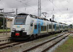 Der 4-teilige 4746 304 als RE9 von Rostock Hbf nach Lietzow(Rügen)bei der Ausfahrt im Rostocker Hbf.27.08.2021