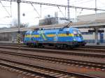 Nachdem sie den IC 403  Saris  von Wien West nach Kosice auf dem Bahnhof Bratislava-Petrzalka abgeliefert hat, wartet die schwedische EM-Lok 1116 029-8 mutterseelenallein auf ihren nchsten Einsatz,