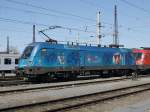 Die 1116 080 (UEFA) am 28.03.2009 mit dem IC Transalpin bei der Einfahrt in den Salzburger Hbf. 