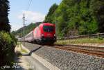 1116 075-1 mit BB EC 732 Villach Hbf. - Wien Sdbahnhof schlngelt sich entlang der Seepromenade von Velden am Wrthersee gen Klagenfurt (sterreichurlaub 12.08.09)