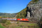 1216 015-8 mit dem EC 85  DB-ÖBB EuroCity  (München Hbf - Bologna Centrale) bei Sterzing, 12.10.2019.