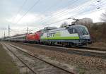 1116 141 (CAT) und 1116 267 vor dem BB Intercity 532  KELAG Energie Express  von Villach nach Wien Sdbahnhof.