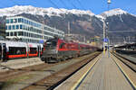 ÖBB 1116 237 verlässt Innsbruck Hbf mit einem Railjet in Richtung Bregenz.
