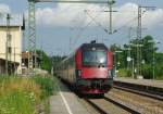 Ein kleines Lichterspiel veranstaltete dieser TF im Steuerwagen des Railjet in Richtung Salzburg. Geschoben wurde dieser Zug von 1116 224. Gru zurck an den Tf! :) Aufgenommen am 15.07.2010 in Teisendorf.