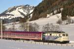 Lokomotion 139 213 war am 24.1.2009 mit dem Ski-Turnuszug 13189 nach Schwarzach/St.Veit unterwegs.