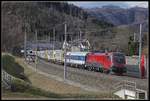 Einen ungewohnten Einsatz hatte die 1116 229 am 26.02.2019. Die für den Railjeteinsatz vorgesehene Lok fuhr ausnahmsweise mit einer rollenden Landstraße. Hier zu sehen in der Haltestelle Stübing.