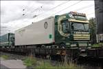 Dieser schne Belgische DAF XF 105.510 (510 PS) benutzt auf seiner Fahrt von Italien nach Deutschland/Belgien die Rollende Landstrae. Hier bei der Einfahrt in Wrgl Sd. (04.07.2008)