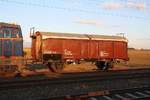 Materialwagen A-KSE 40 81 9408 121-7 (ex Tms) nun mehr als einziger Wagen des SLGAG 97423 (Ernstbrunn - Zellerndorf - Laa/Thaya - Mistelbach) am 22.Februar 2019 im Bahnhof Göllersdorf.