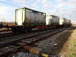 Sggmrrss-y 31 81 4932 321-0, mit Containertankbehälter bei Bruck/Leitha; 190226  lt.