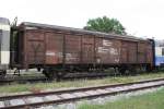 Der Tbs 21 81 0711 304-3 wurde am 01.01.2001 kassiert und sollte als Bahndienstwagen auf 40 81 9408 035-9 umgeschrieben werden. Das Bild zeigt den Wagen am 20.Juli 2013 im Bf. Mistelbach LB.