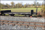 Aus dem 18enten Jahrhundert stammt dieser Flachwagen der Stainzer Lokalbahn . Abgestellt in der Betriebsstelle Wohlsdorf am 24.10.2025 