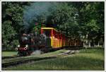 Liliputbahn im Wiener Prater. Die Aufname vom 30.6.2007 zeigt die 7,2 Tonnen schwere Damplok Da2  Brigitte  kurz nach Verlassen der Station Rotunde bereits bei der Rckfahrt Richtung Prater-Hauptbahnhof. Mit ihren 22 KW erreicht diese Maschine immerhin eine Hchstgeschwindigkeit von 30 km/h.