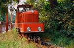 Ich ließ den Zug der Wiener Liliputbahn schon sehr nah an mich heranfahren! Lok D2 war ursprünglich eine Dampflok gewesen, sie entstand durch einen Umbau (Foto vom 15.08.1984).