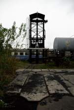 Im Vordergrund der Kohlenaufzug Bauart  Teudloff  im Heizhaus Strasshof. Dahinter ein abgestellter 5045er. (19.09.2011)