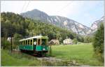 Tw 1 der Hllentalbahn fhrt von Payerbach-Reichenau nach Hirschwang, hier in der Kehrschleife in Reichenau.