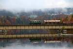 NBIK 1245.05 am Morgen des 25.Oktober 2020 als SGAG 14795 (St. Veit an der Glan -Villach Hbf.-Ostbf.) auf der Brücke über die Drauschleife bei Wernberg.