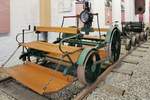 Im Rundlokschuppen des Südbahnmuseums am Bahnhof Mürzzuschlag befindet sich eine große Draisinensammlung, 07.07.2019 