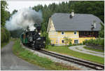 Die STmLB Dampflok 6  Thörl  fährt auf der Taurachbahn von Sankt Andrä im Lungau nach   Mauterndorf.