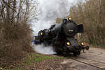 52.4984  Eberhard  dampft bergauf zur Waldmühle dem letzten Haltepunkt der Strecke an der Kaltenleutgeber Bahn.