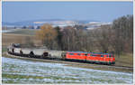 2143 070 und 2143.56 vom Verein Neue Landesbahn mit einem Getreidezug von Ernstbrunn nach Wetzleinsdorf am 25.2.2018 kurz vor dem Ziel. Hier wurde ein Teil der Waggons zwecks Beladung mit Getreide abgestellt. Der Rest des Zuges wurde im Anschluss in Ernstbrunn ebenfalls zwecks Beladung hinterstellt. Somit war gestern nach Jahren (ich habe 2010 vernommen) wieder ein offizieller Güterzug auf der Landesbahnstrecke Korneuburg-Ernstbrunn unterwegs. 