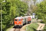 NLB 2143.56 fährt 21.April 2018 mir der SBED 14474 von Dechanthof in Mistelbach Lokalbahn ein. Am Zugschluss läuft die RBAHN 2050.09 mit.