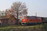 NLB 2143 070-7 am 23.November 2014 mit dem SR 17918 in der ehemaligen Hst. Zwingendorf.