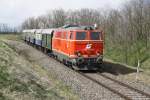 NLB 2143 070-7 am 06.April 2015 mit dem SR 14517 bei Hohenau.