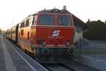 NLB 2143 070-7 am 19.Dezember 2015 mit dem SR 14052 in Hartberg.