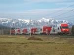 Hier die Wieselgarnitur mit Steuerwagen 86-33 020-7 als R nach Bludenz ( 19.3.2010 ).

Lg 