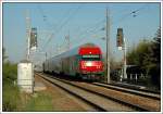 R 7153 aus Krems Richtung Wien Franz Josefs Bahnhof, aufgenommen am 16.4.2007 in Muckendorf.