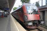 Railjet 66 von Budapest nach Mnchen mit BB Afmpz 73 81 80-90 712 vorraus am 13.August 2010 beim Halt in Wien Meidling.