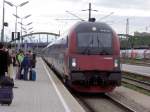 Die Einfahrt des Railjet 66 aus Budapest mit Ziel M�nchen. Entstanden am 31. Mai 2009.