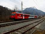 80 73 117-8 als Zugschluß bei REX4409 anlässlich der Durchfahrt des aufgelassenen Bhf.Mitterweissenbach; 220307