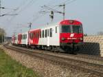 Cityshuttle 8073 060-0 am 11.4.2007 nach Linz Hbf, hier  zwischen Ansfelden und Nettingsdorf 