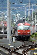 FELDKIRCH (Vorarlberg), 24.04.2025, ÖBB 80-73 110-3 bei der Einfahrt in den Bahnhof Feldkirch